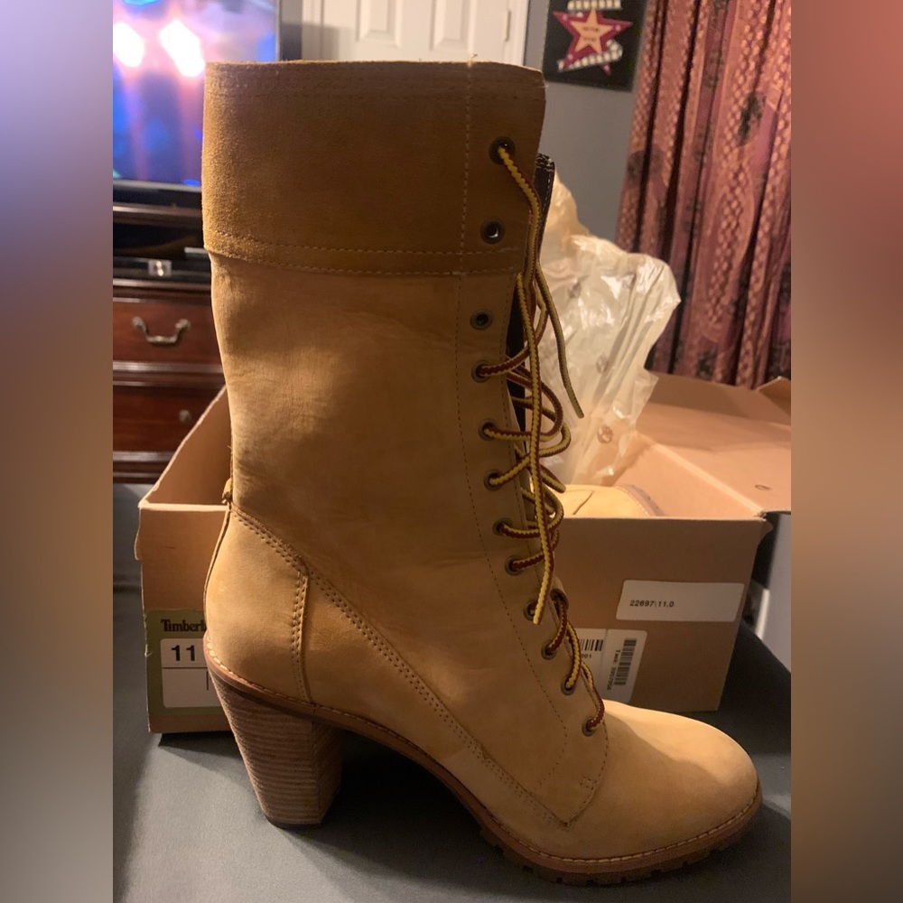 Women Timberland Boots with a 3 1/2 inch heel